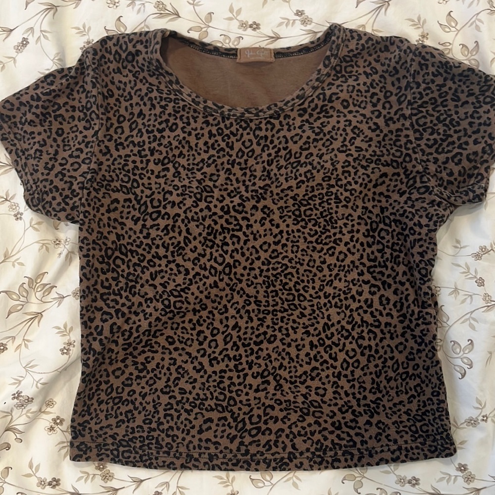 brandy melville cheetah print baby tee 🐆